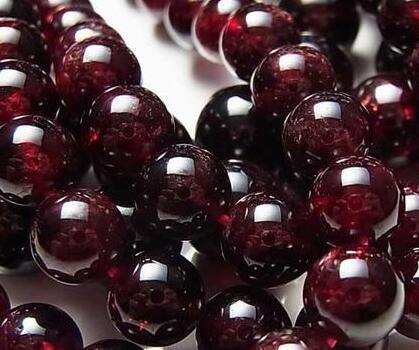 石榴石產(chǎn)自那里？價值高嗎？