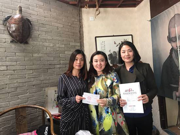 設(shè)計(jì)師簽單留念