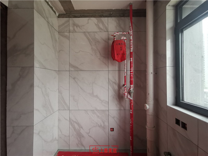 融創(chuàng)中心180平