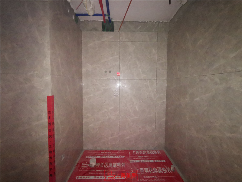 融創(chuàng)中心180平