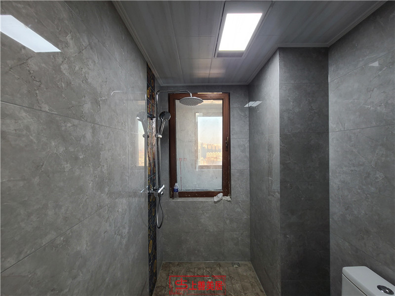 國(guó)赫天著130平