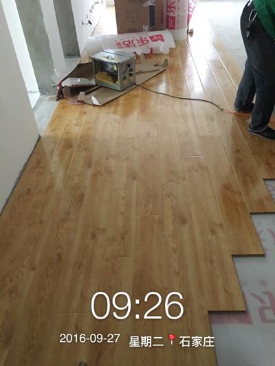 木地板鋪貼