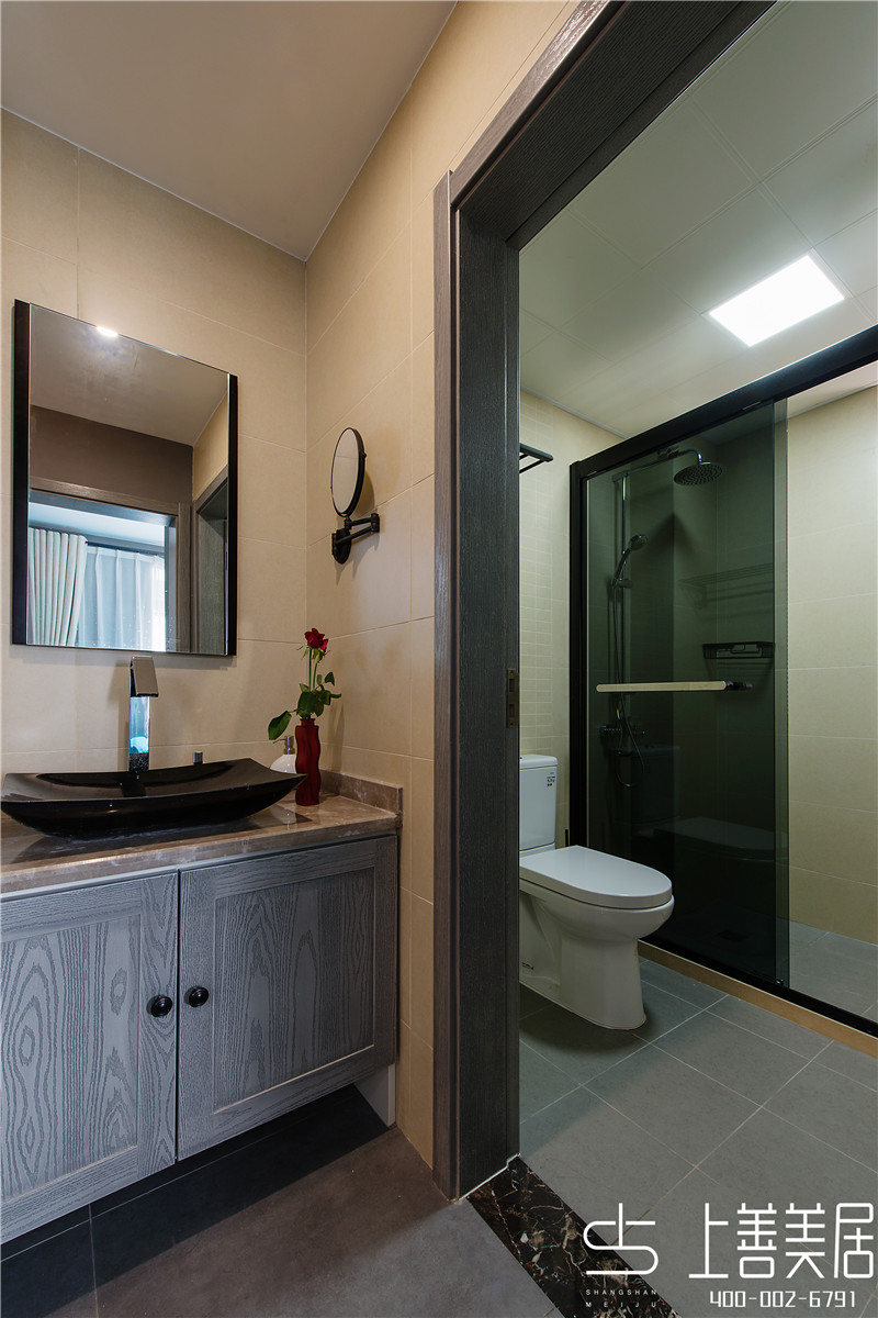 東巷小區(qū)80平混搭